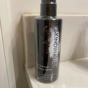 Skindinavia Finishing Spray